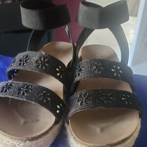 Steve Madden Black Floral Kids Sandals
